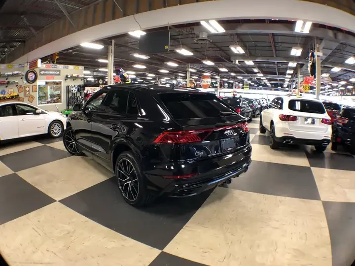 Audi Q8 55TFSI* S* LINE* MATRIX* ОБДУХВАНЕ* ДИСТРОНИК* 360, снимка 6 - Автомобили и джипове - 54445188
