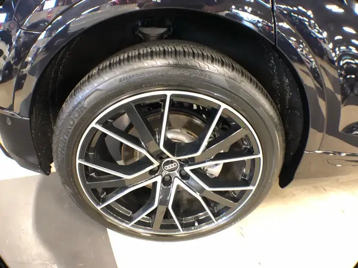 Audi Q8 55TFSI* S* LINE* MATRIX* ОБДУХВАНЕ* ДИСТРОНИК* 360, снимка 7 - Автомобили и джипове - 54445188
