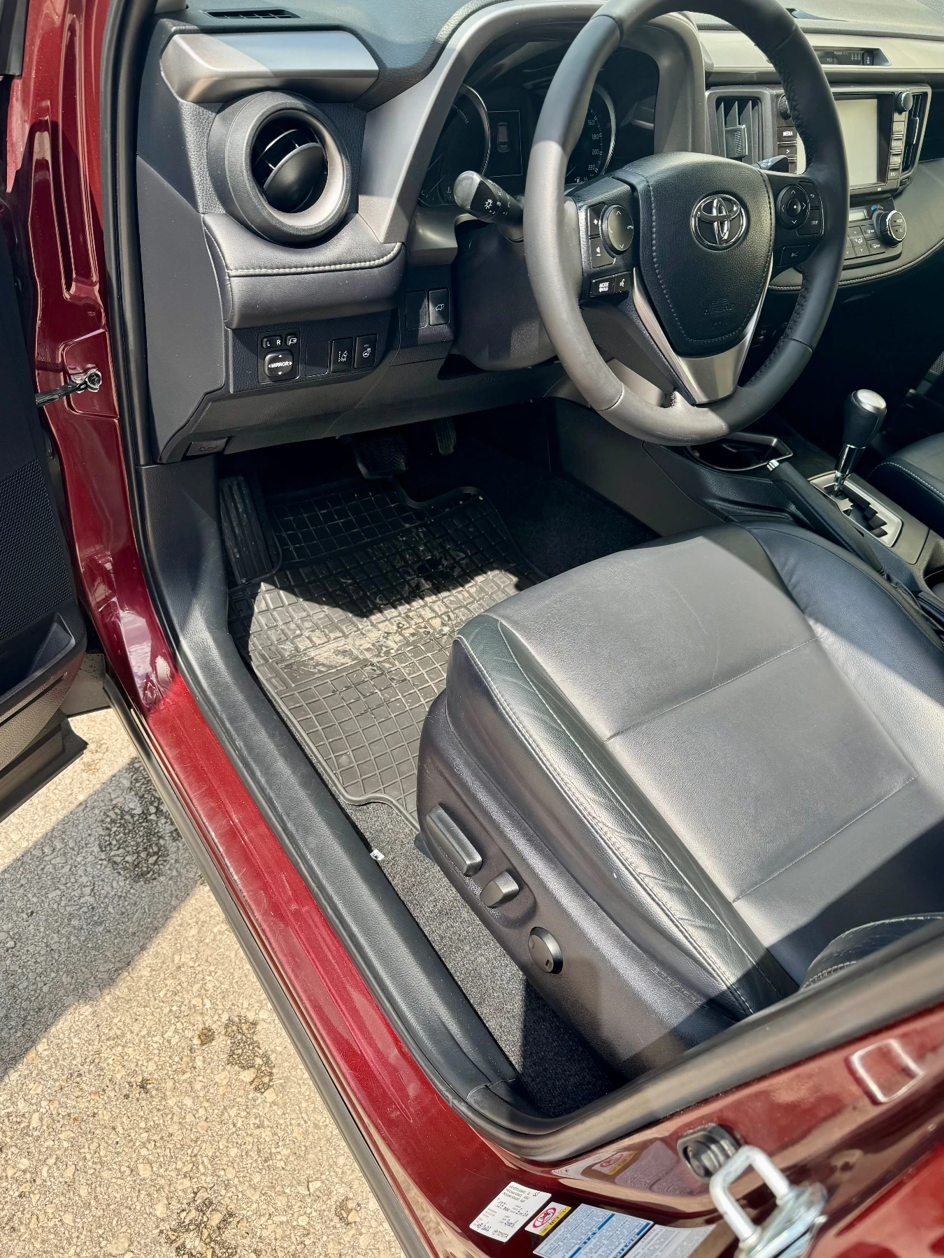 Toyota Rav4 2.5 FULL 4x4 360 JBL HUBRID LUXURY  - изображение 8
