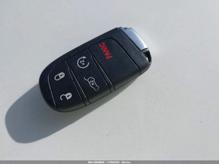 Jeep Grand cherokee 6.4L V-8 , 475HP 4X4 Drive - изображение 3