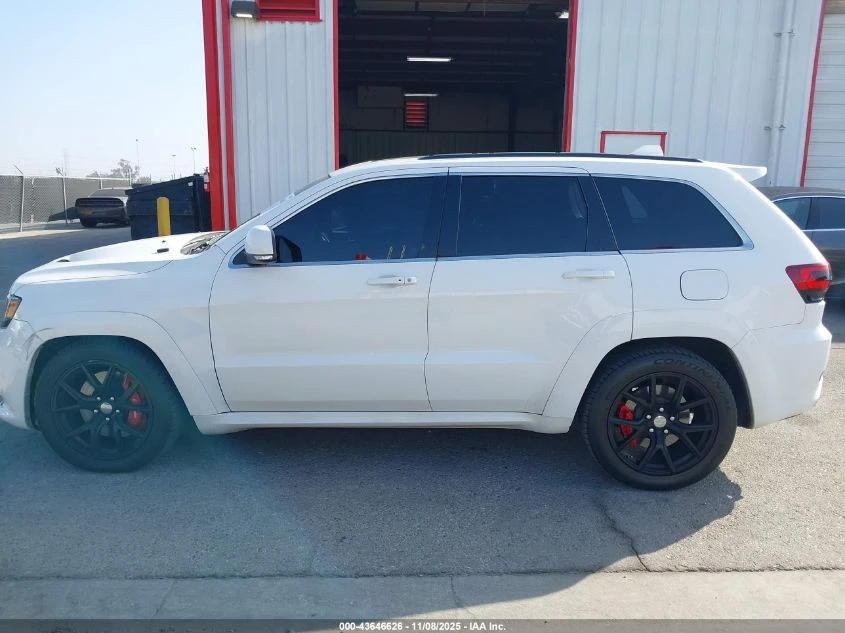 Jeep Grand cherokee 6.4L V-8 , 475HP 4X4 Drive - изображение 6