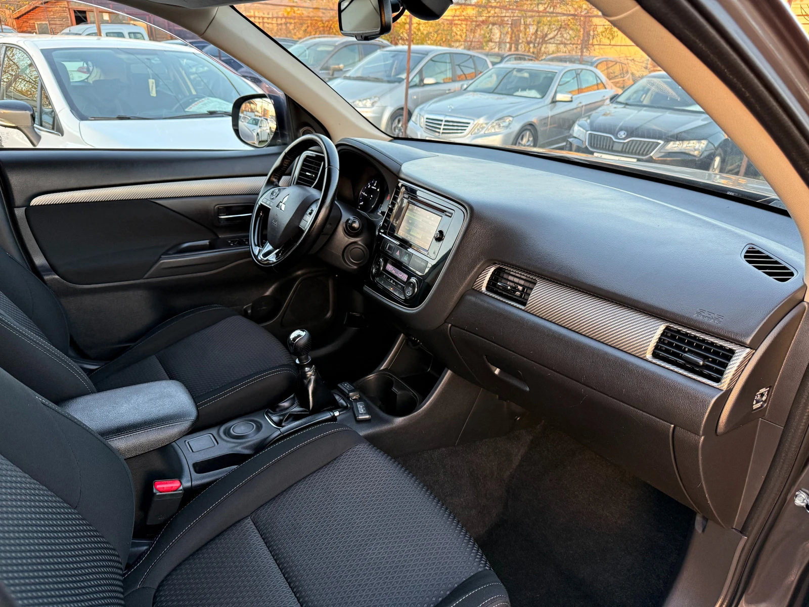 Mitsubishi Outlander 2.2D КАМЕРА 6+ 1 2016 г.Сервизна история 183000 км - изображение 8