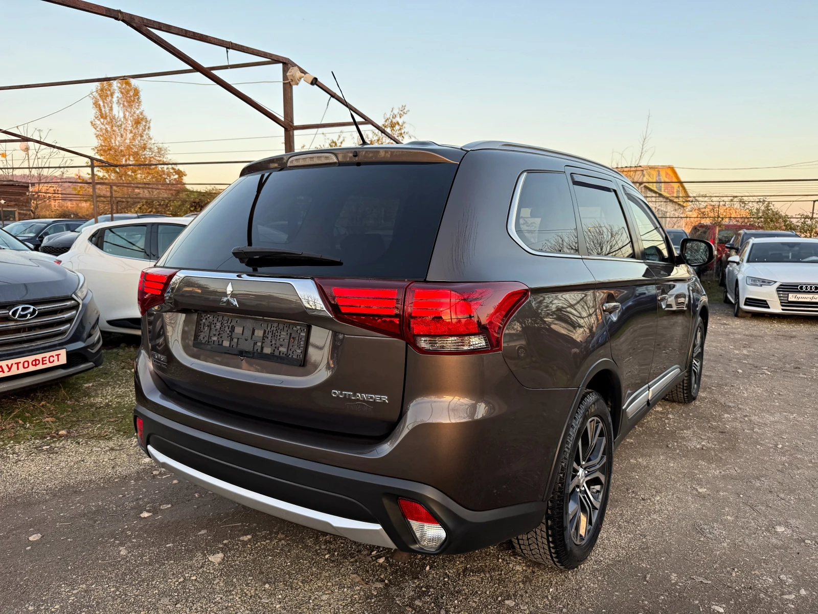 Mitsubishi Outlander 2.2D КАМЕРА 6+ 1 2016 г.Сервизна история 183000 км - изображение 4