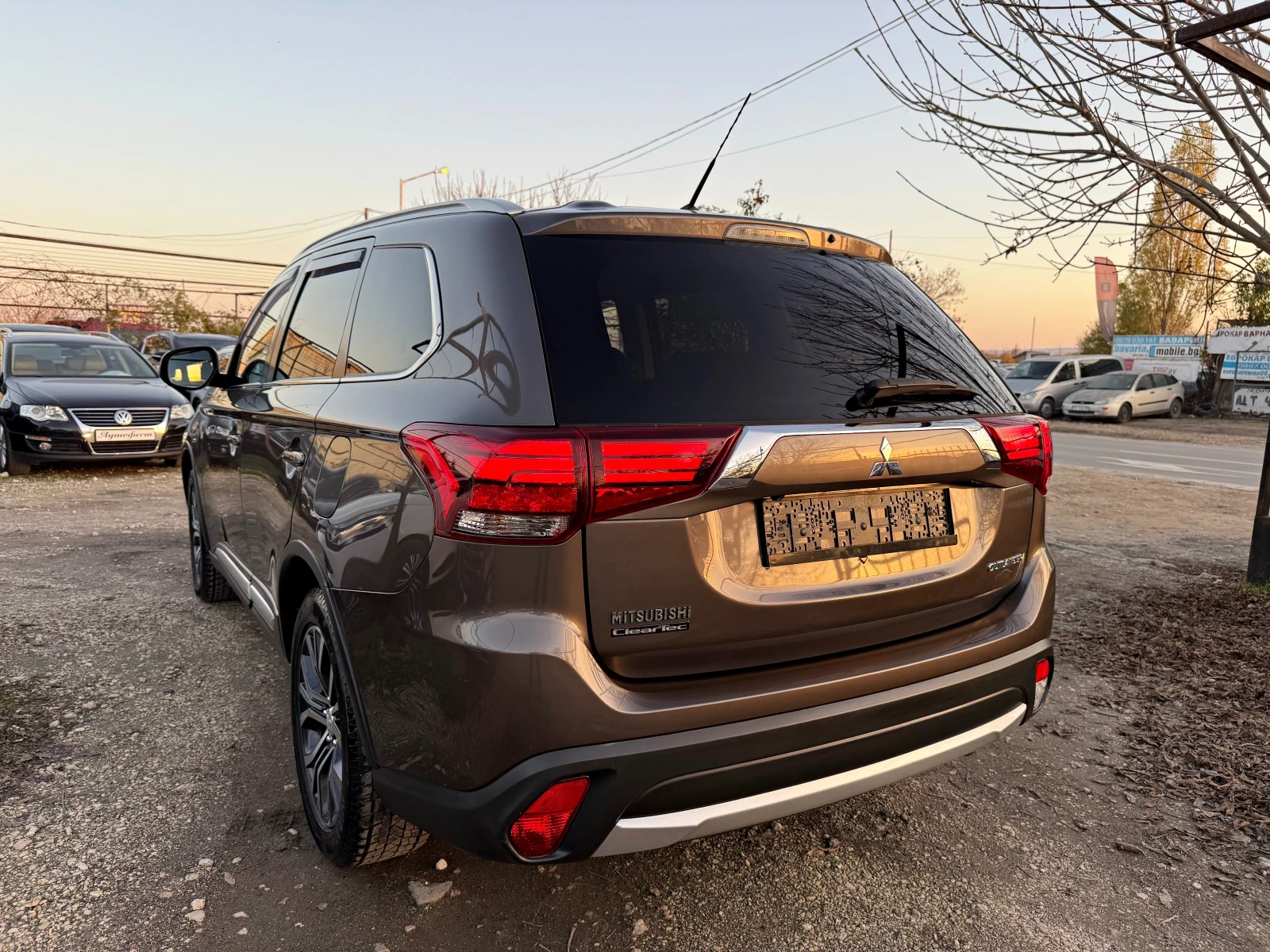 Mitsubishi Outlander 2.2D КАМЕРА 6+ 1 2016 г.Сервизна история 183000 км - изображение 3