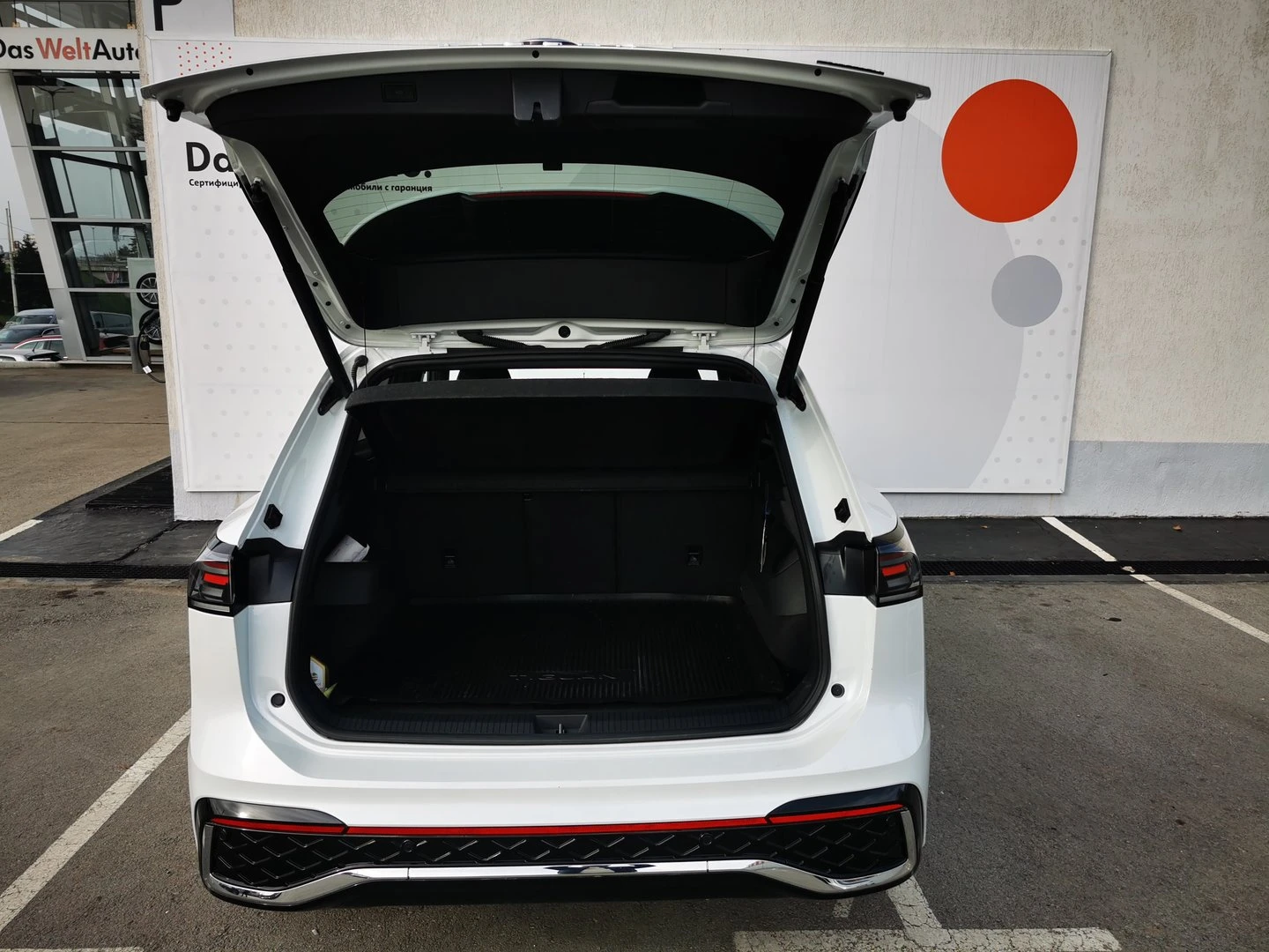 VW Tiguan R-Line 2.0 TDI SCR 4MOTION DSG - изображение 9