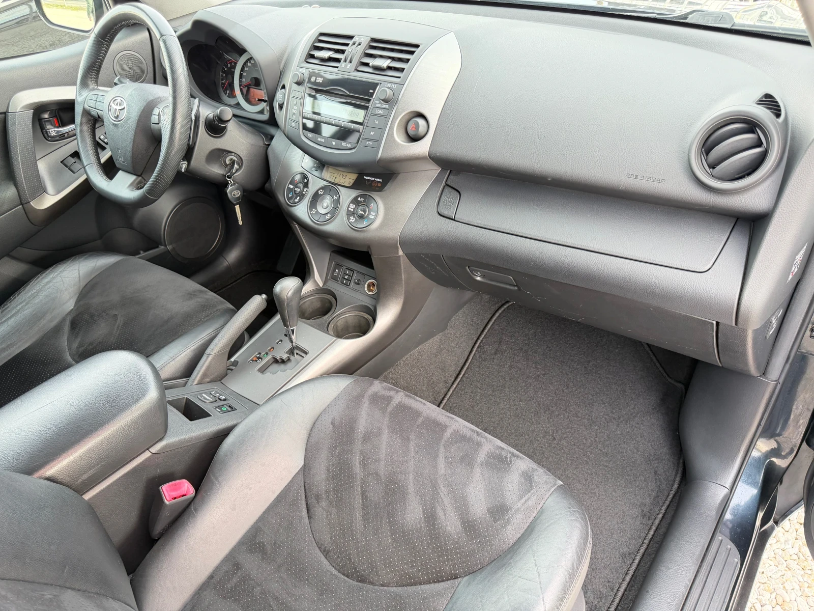 Toyota Rav4 138000км, Италия, автомат, кожа, 150к.с - изображение 8