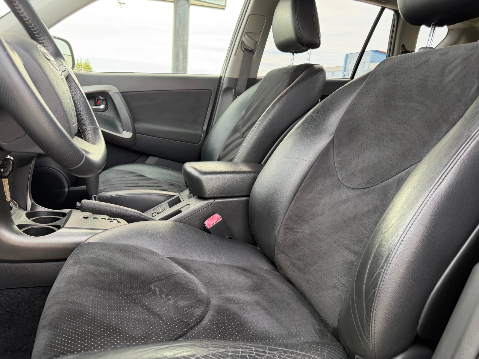 Toyota Rav4 138000км, Италия, автомат, кожа, 150к.с - изображение 9