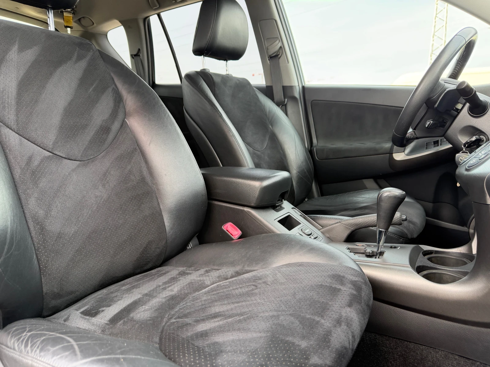 Toyota Rav4 138000км, Италия, автомат, кожа, 150к.с - изображение 10