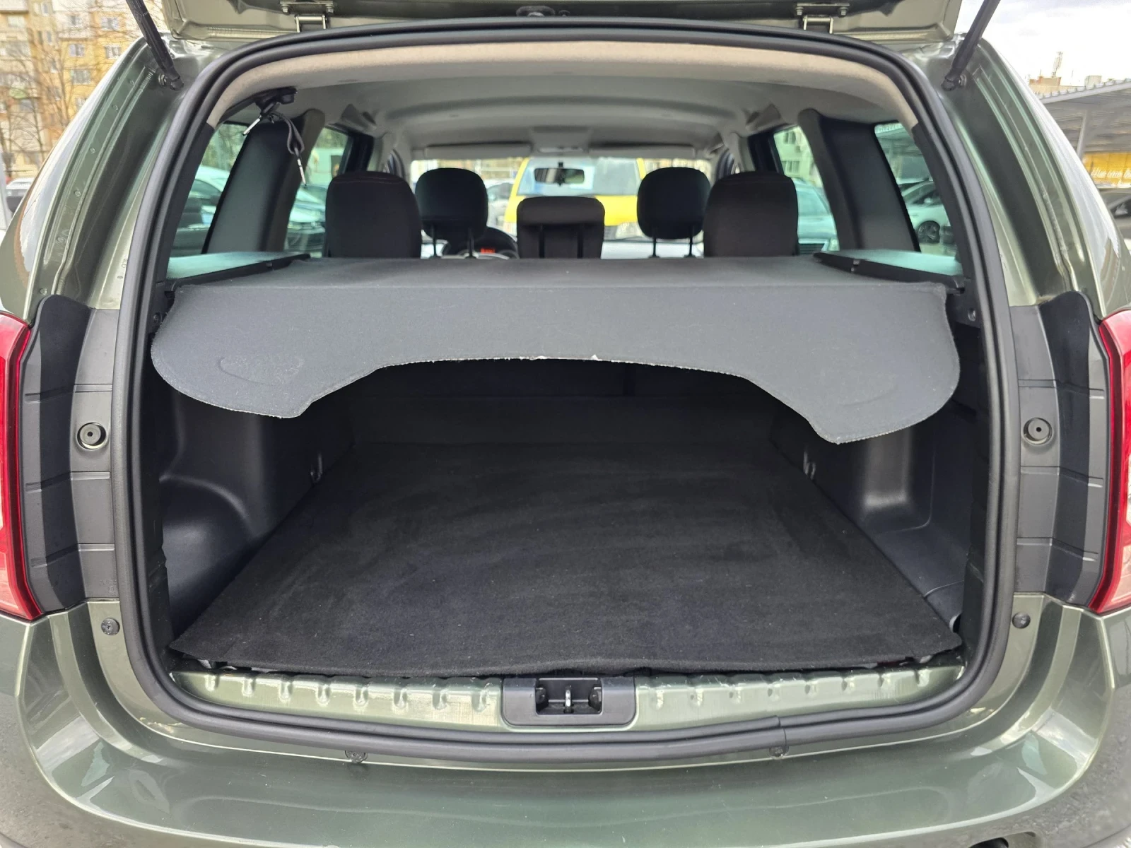 Dacia Duster 1.5DCI 4X4, снимка 10 - Автомобили и джипове - 53988303