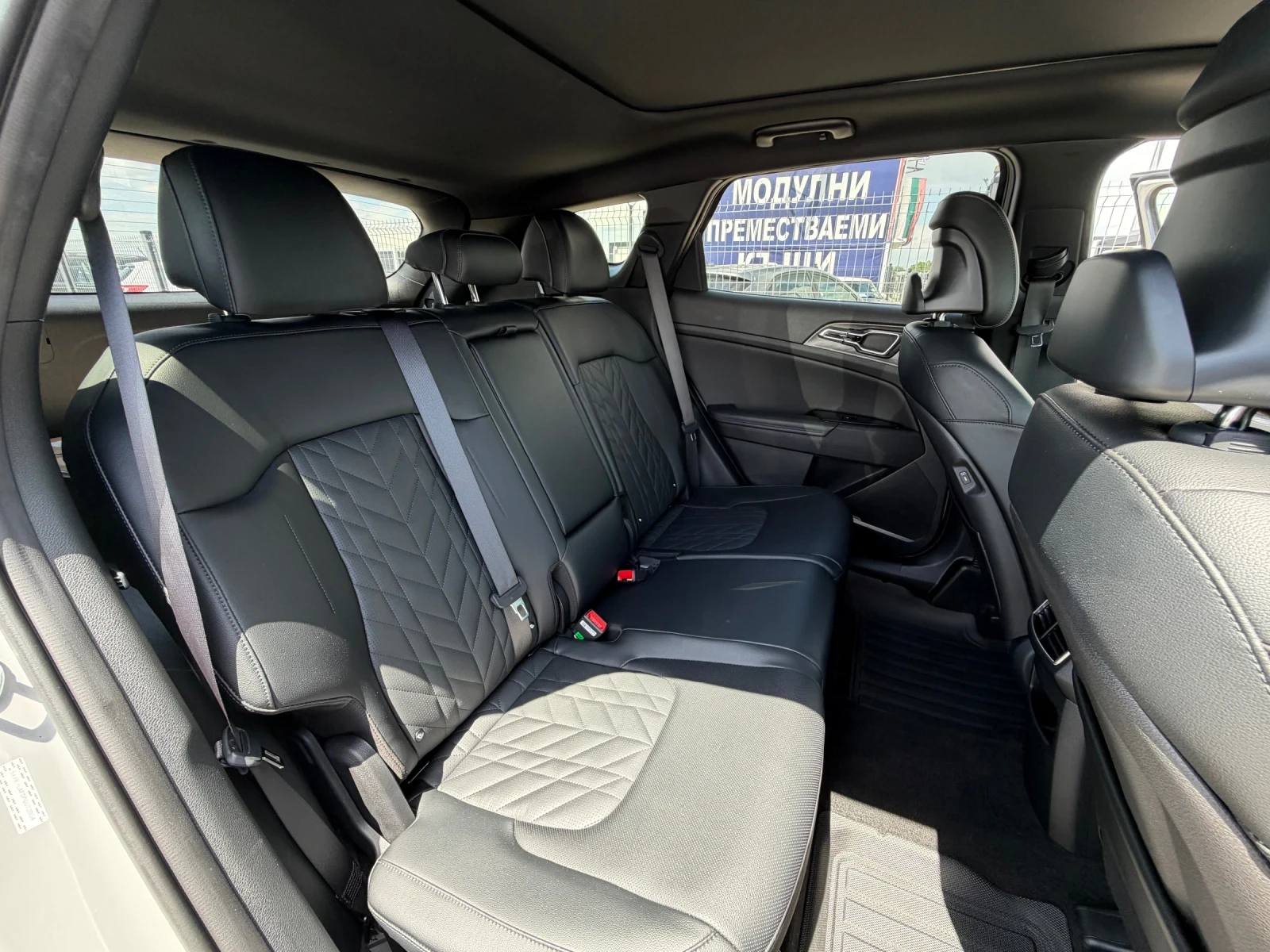 Kia Sportage X-Line Pro* 4X4* H/K* , снимка 13 - Автомобили и джипове - 54548312