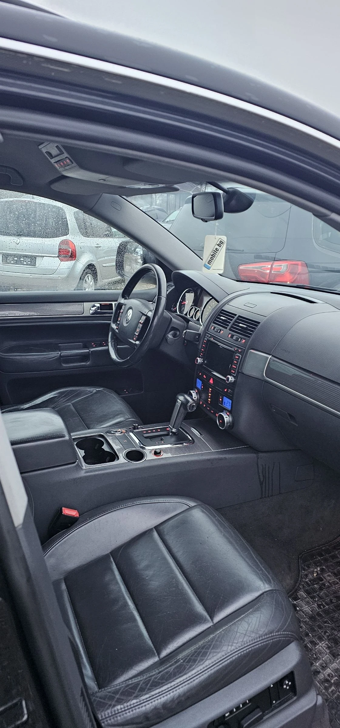 VW Touareg R-LINE V6 3.0TDI 239K, снимка 10 - Автомобили и джипове - 54596059