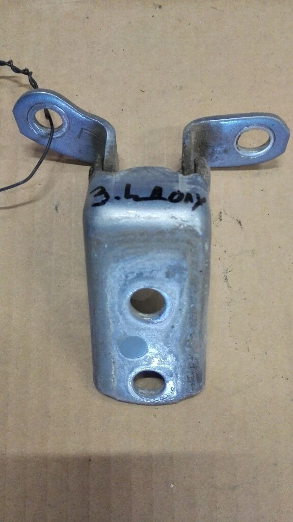 Панта врата задна лява долна Лексус ИС220