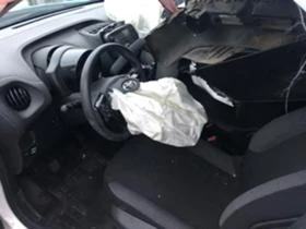 Toyota Aygo 1.0i, снимка 10