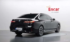 BMW 740 * xDrive M Sport * МАСАЖИ * ДВА КЛЮЧА * ТЕЛЕВИЗОР, снимка 2