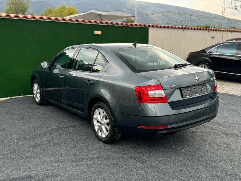 Skoda Octavia 1.6D, снимка 5 - Автомобили и джипове - 46992405