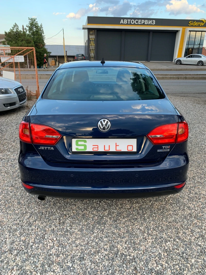 VW Jetta 1.6TDI, снимка 4 - Автомобили и джипове - 47390199