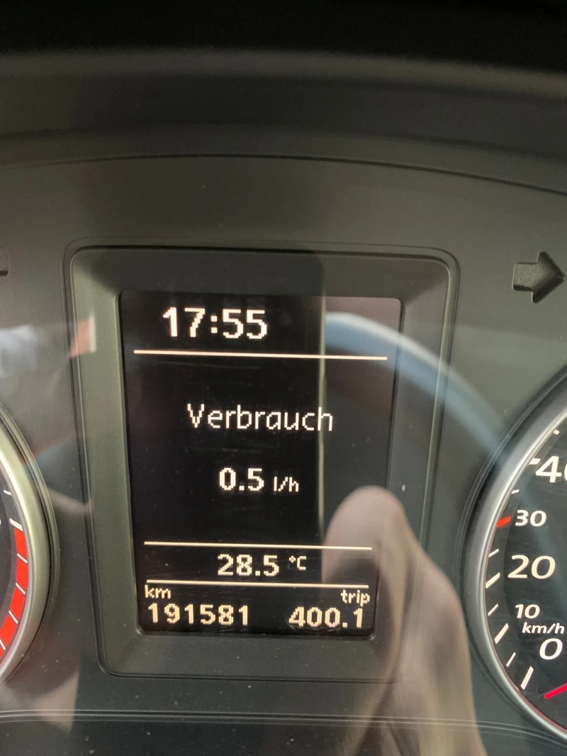 VW Jetta 1.6TDI, снимка 9 - Автомобили и джипове - 47390199