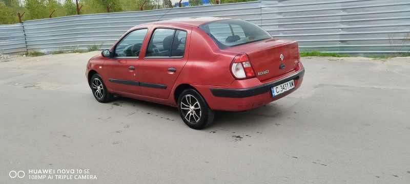 Renault Clio 1.4 КЛИМАТИК , снимка 4 - Автомобили и джипове - 47589654