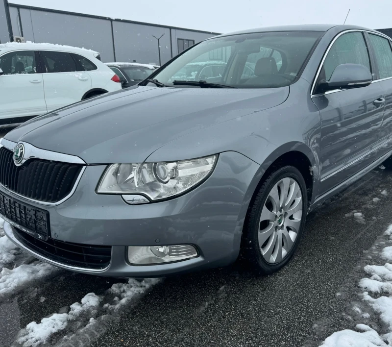 Skoda Superb 1.8i, снимка 3 - Автомобили и джипове - 48660364