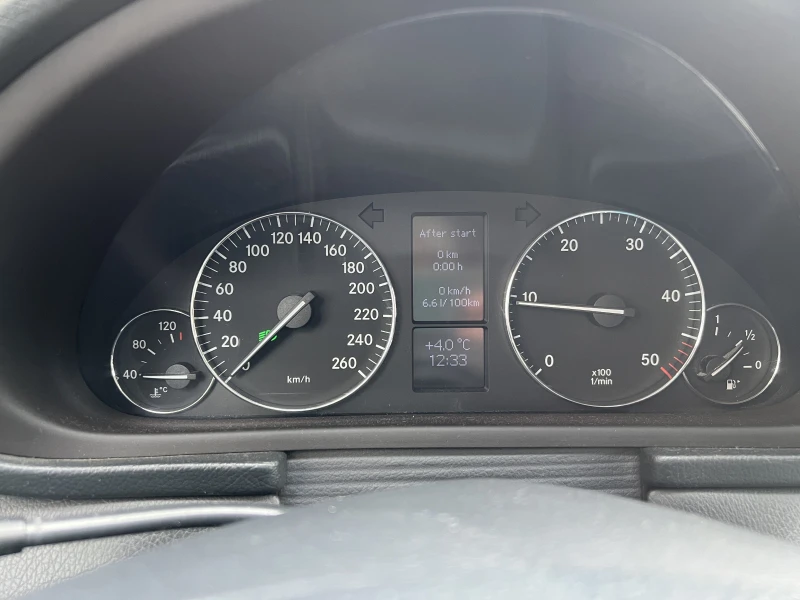 Mercedes-Benz C 220, снимка 7 - Автомобили и джипове - 48718122