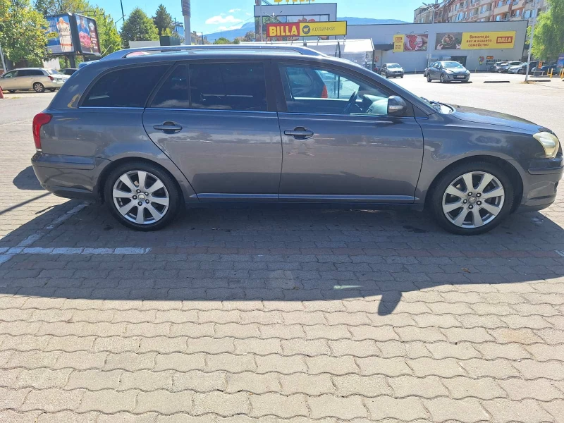 Toyota Avensis 2.2 D-САТ, снимка 2 - Автомобили и джипове - 52667317