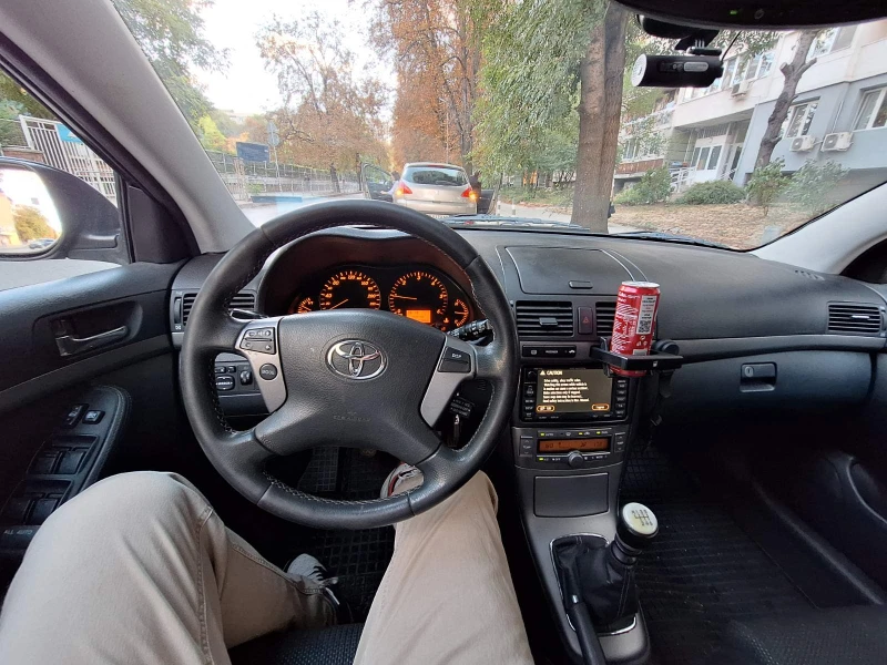 Toyota Avensis 2.2 D-САТ, снимка 12 - Автомобили и джипове - 52667317