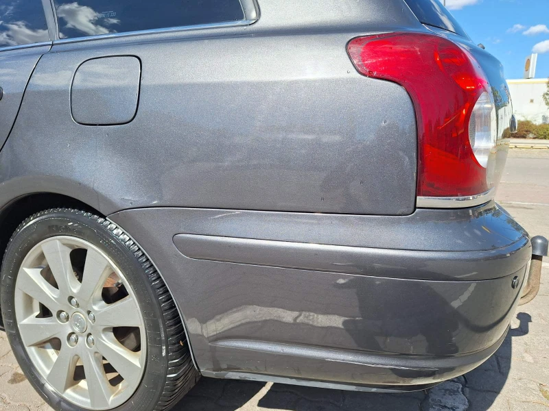 Toyota Avensis 2.2 D-САТ, снимка 10 - Автомобили и джипове - 52667317