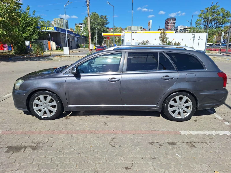 Toyota Avensis 2.2 D-САТ, снимка 3 - Автомобили и джипове - 52667317