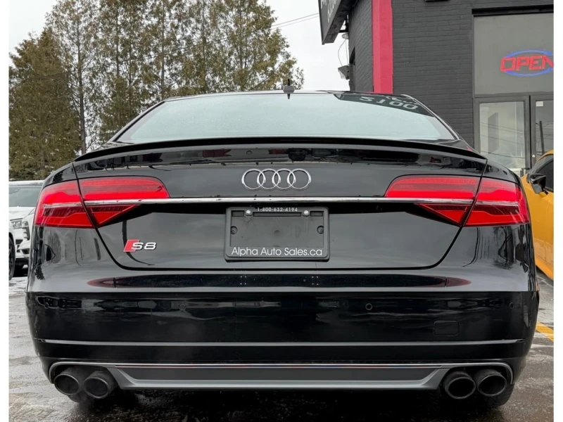 Audi S8 * Plus| 605HP| DESIGN PCKG| 2 SETS OF WHEELS| * CA, снимка 4 - Автомобили и джипове - 52803949