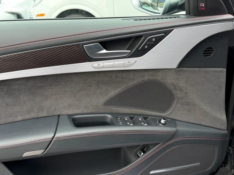 Audi S8 * Plus| 605HP| DESIGN PCKG| 2 SETS OF WHEELS| * CA, снимка 12 - Автомобили и джипове - 52803949