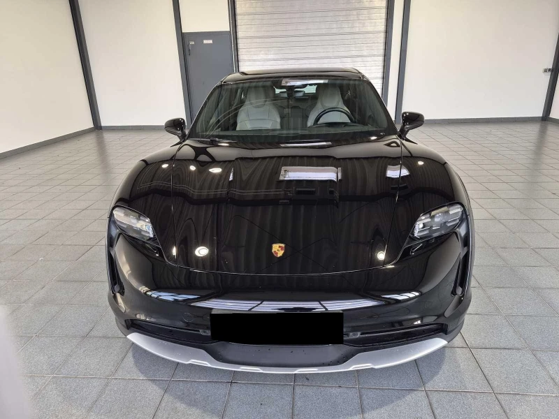 Porsche Taycan CROSS TURISMO 4* PANO* DISTR* BOSE* , снимка 2 - Автомобили и джипове - 53232566