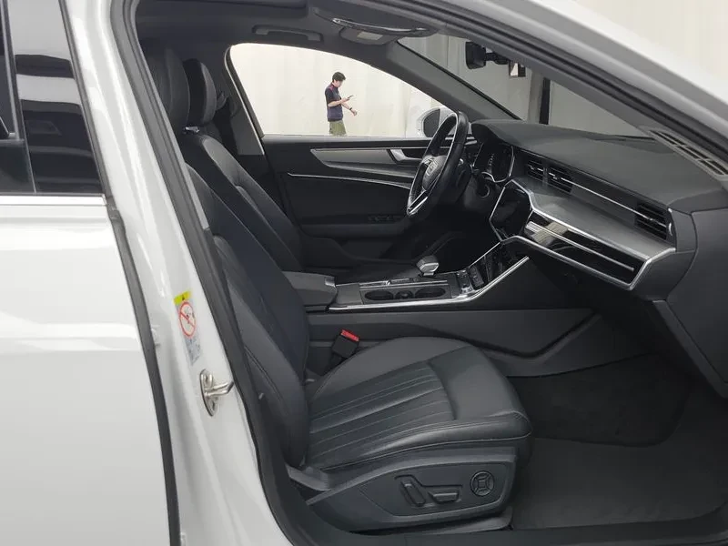 Audi A6 (C8) 45 Tfsi Quattro, снимка 7 - Автомобили и джипове - 56358402