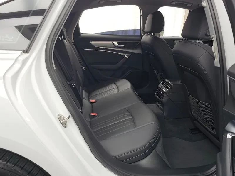 Audi A6 (C8) 45 Tfsi Quattro, снимка 8 - Автомобили и джипове - 56358402