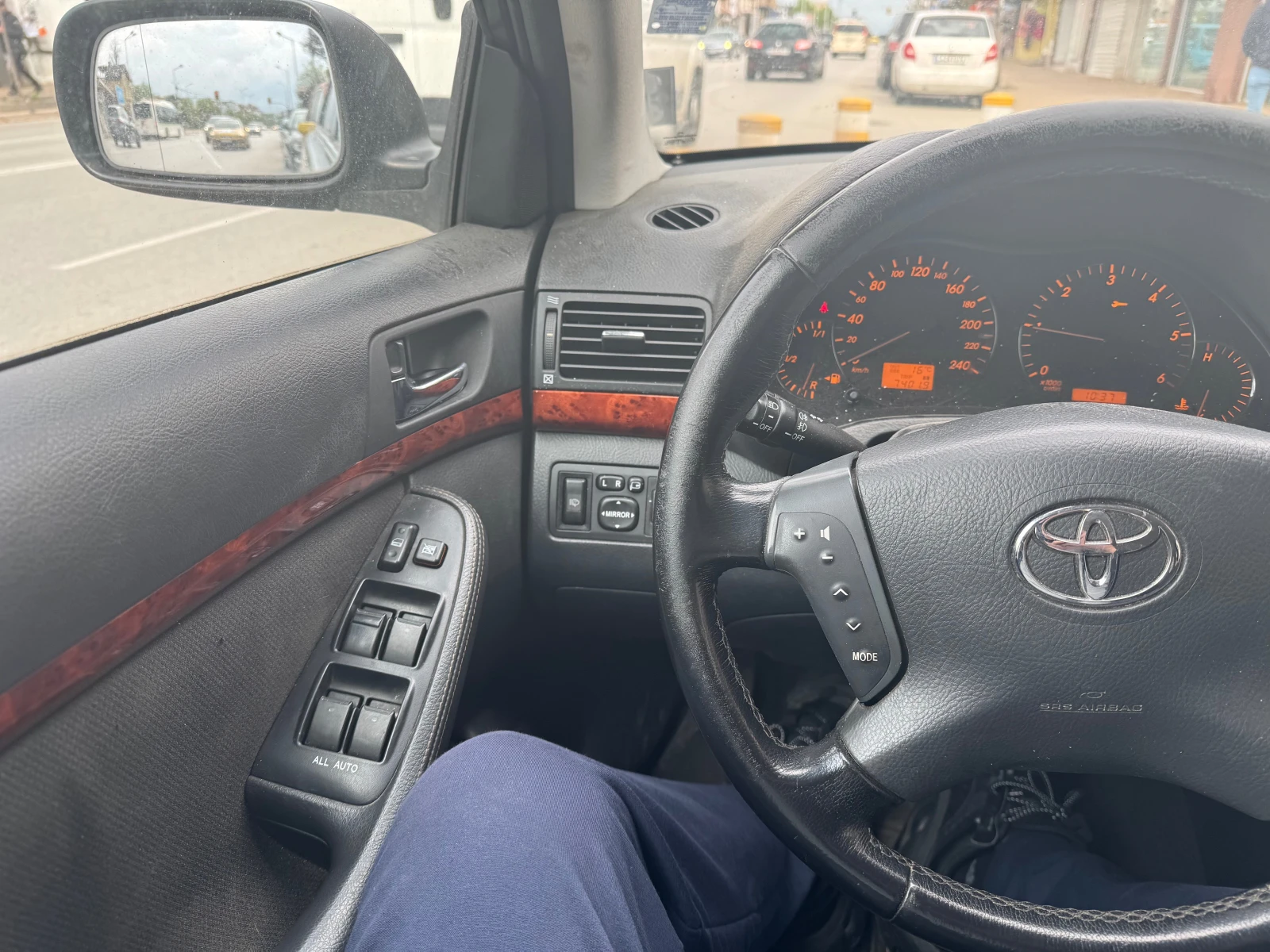 Toyota Avensis  - изображение 2