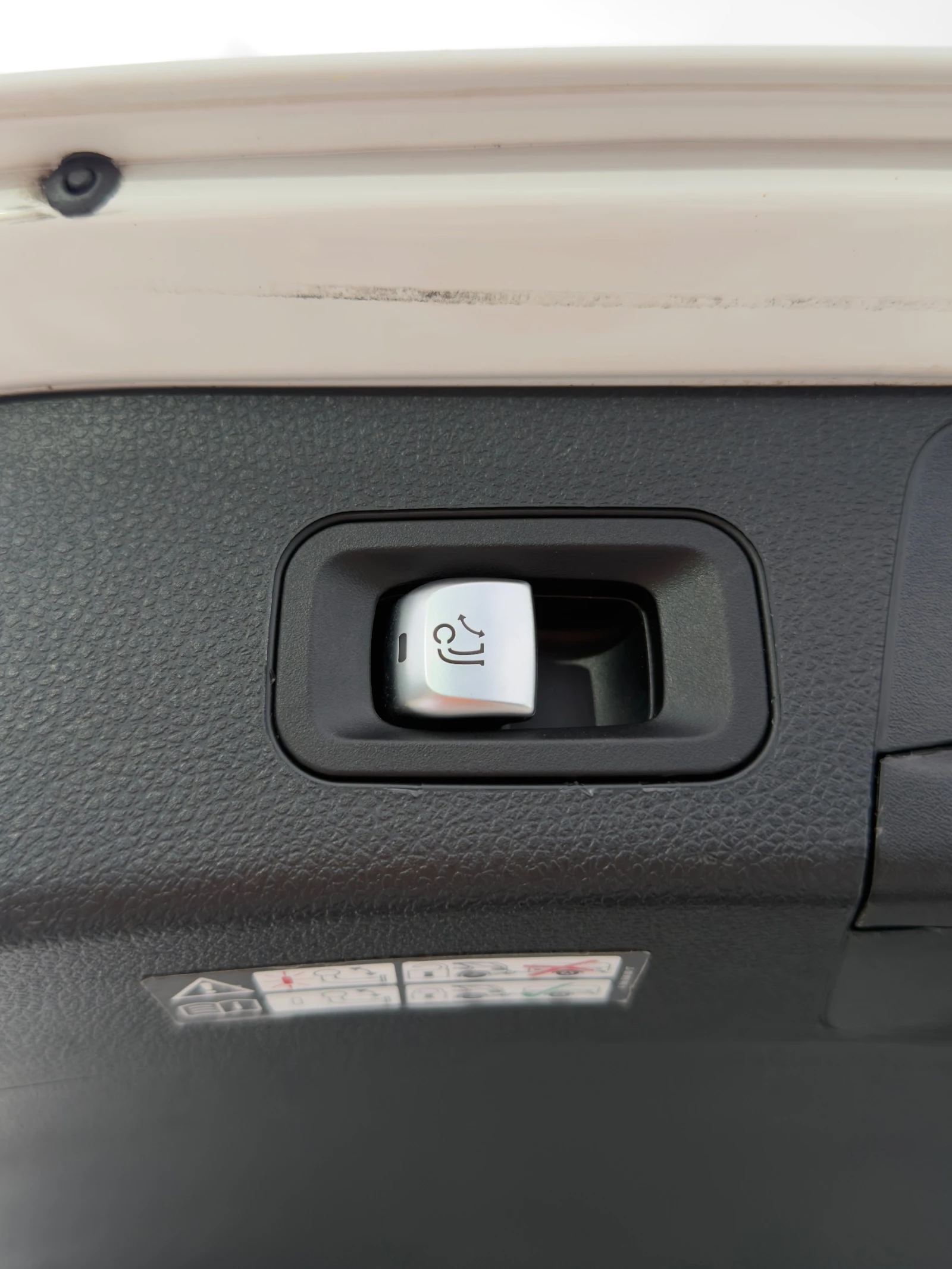 Mercedes-Benz C 220 2.2 CDI, снимка 13 - Автомобили и джипове - 54942867