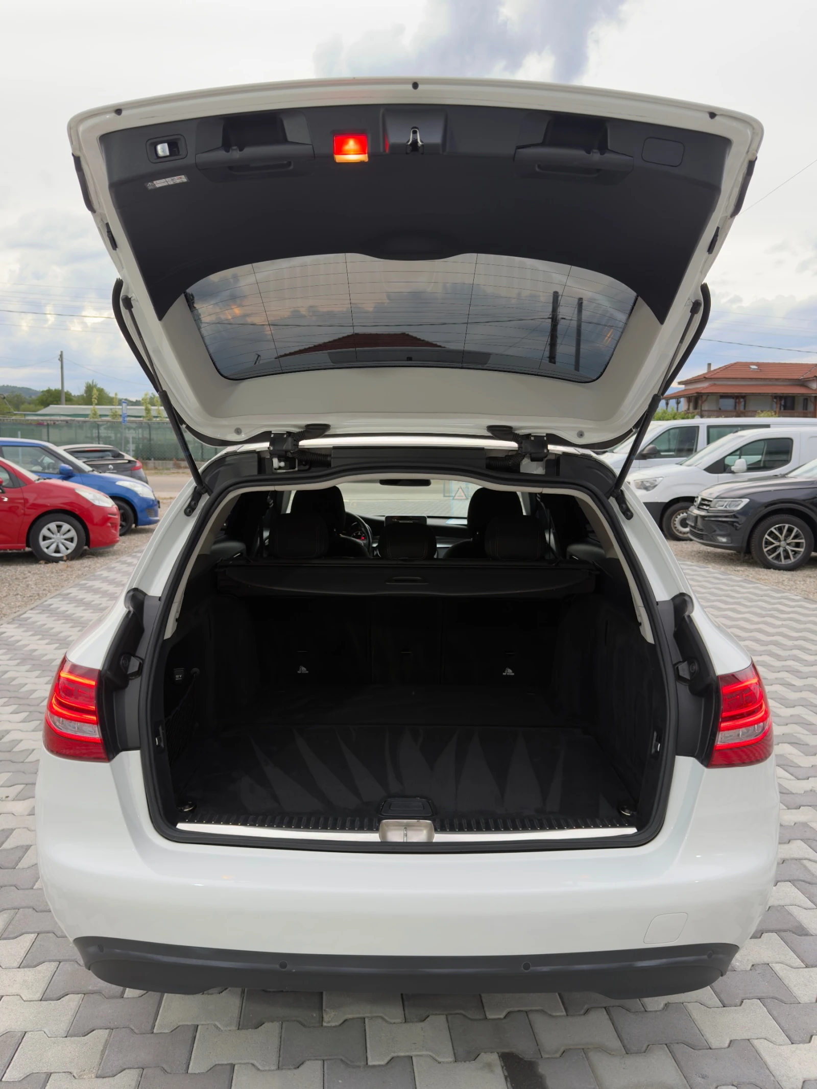 Mercedes-Benz C 220 2.2 CDI, снимка 12 - Автомобили и джипове - 54942867