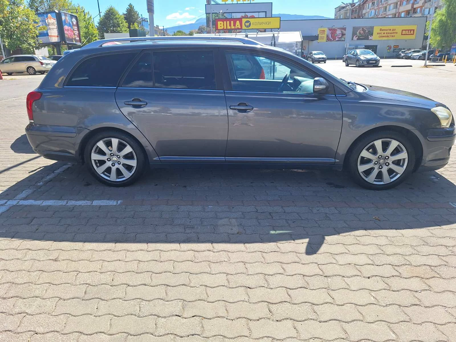 Toyota Avensis 2.2 D-САТ - изображение 2