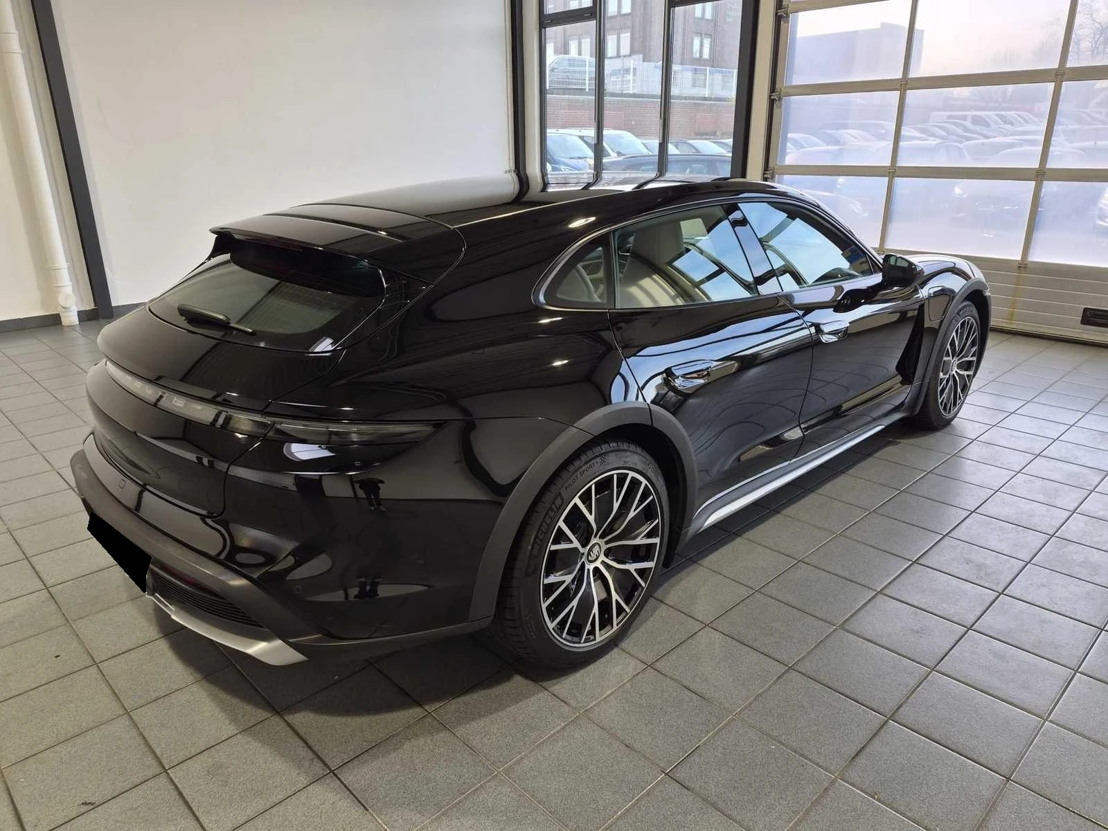 Porsche Taycan CROSS TURISMO 4* PANO* DISTR* BOSE*  - изображение 3