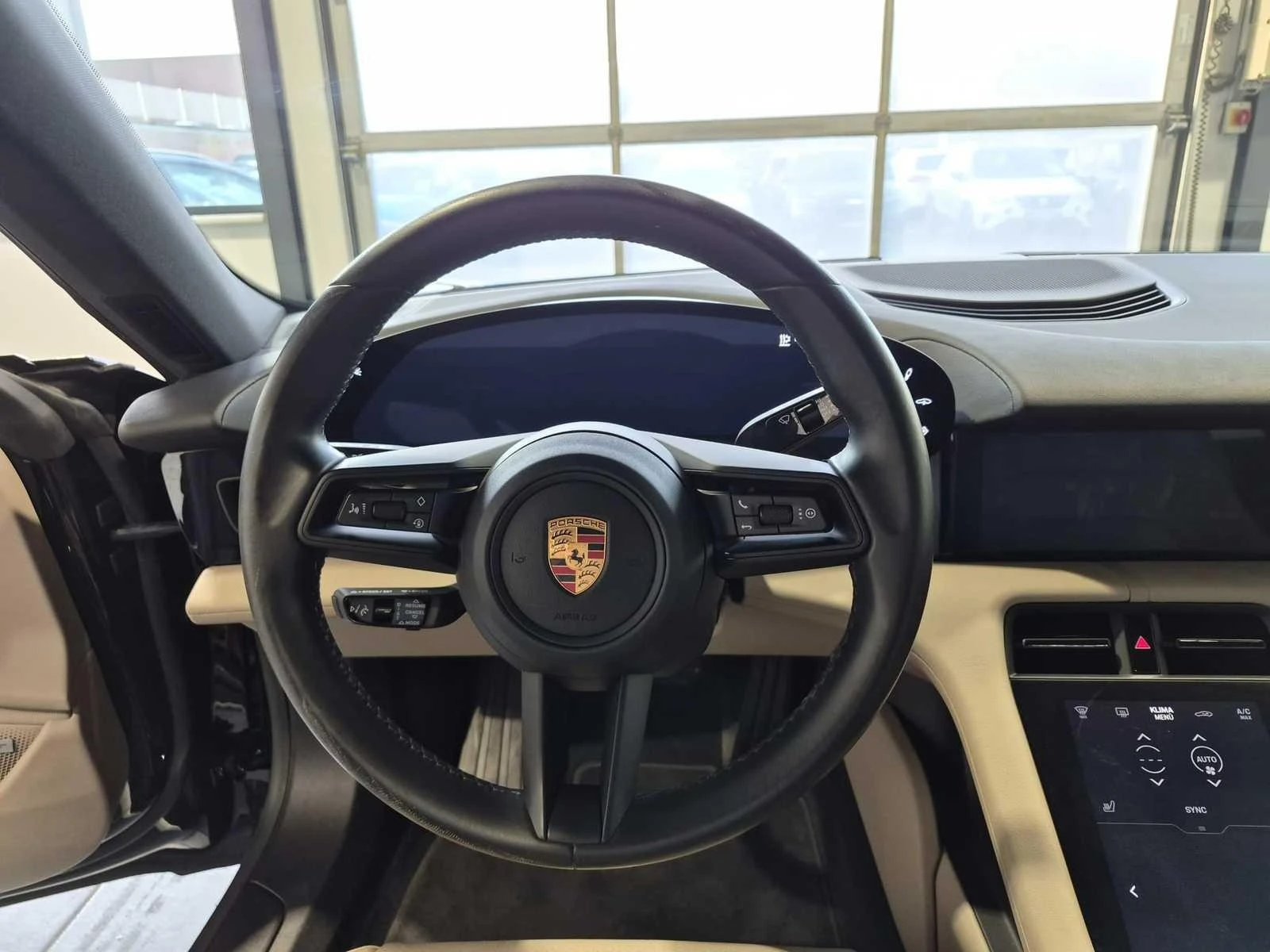 Porsche Taycan CROSS TURISMO 4* PANO* DISTR* BOSE*  - изображение 6