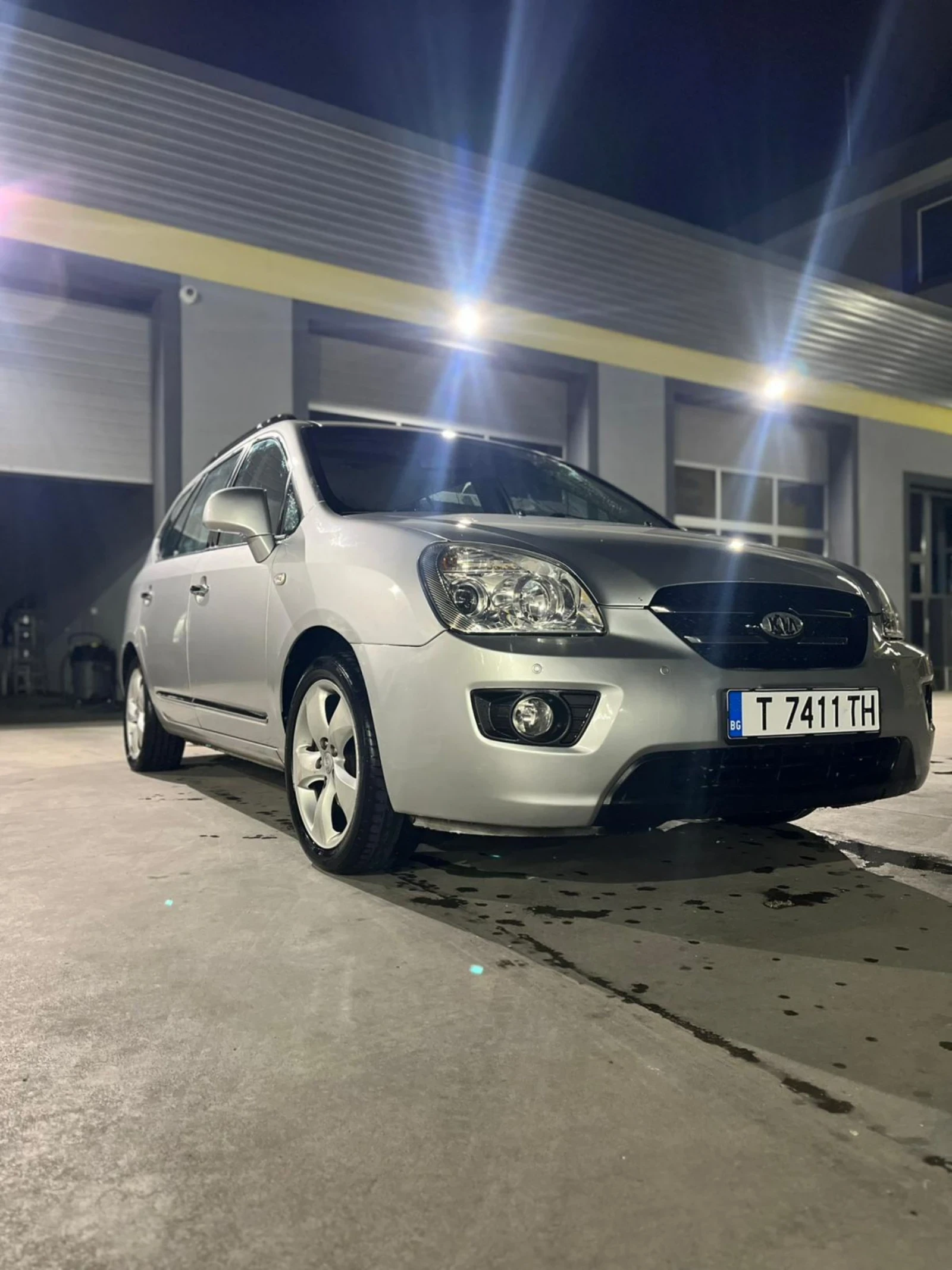 Kia Carens, снимка 4 - Автомобили и джипове - 53896250