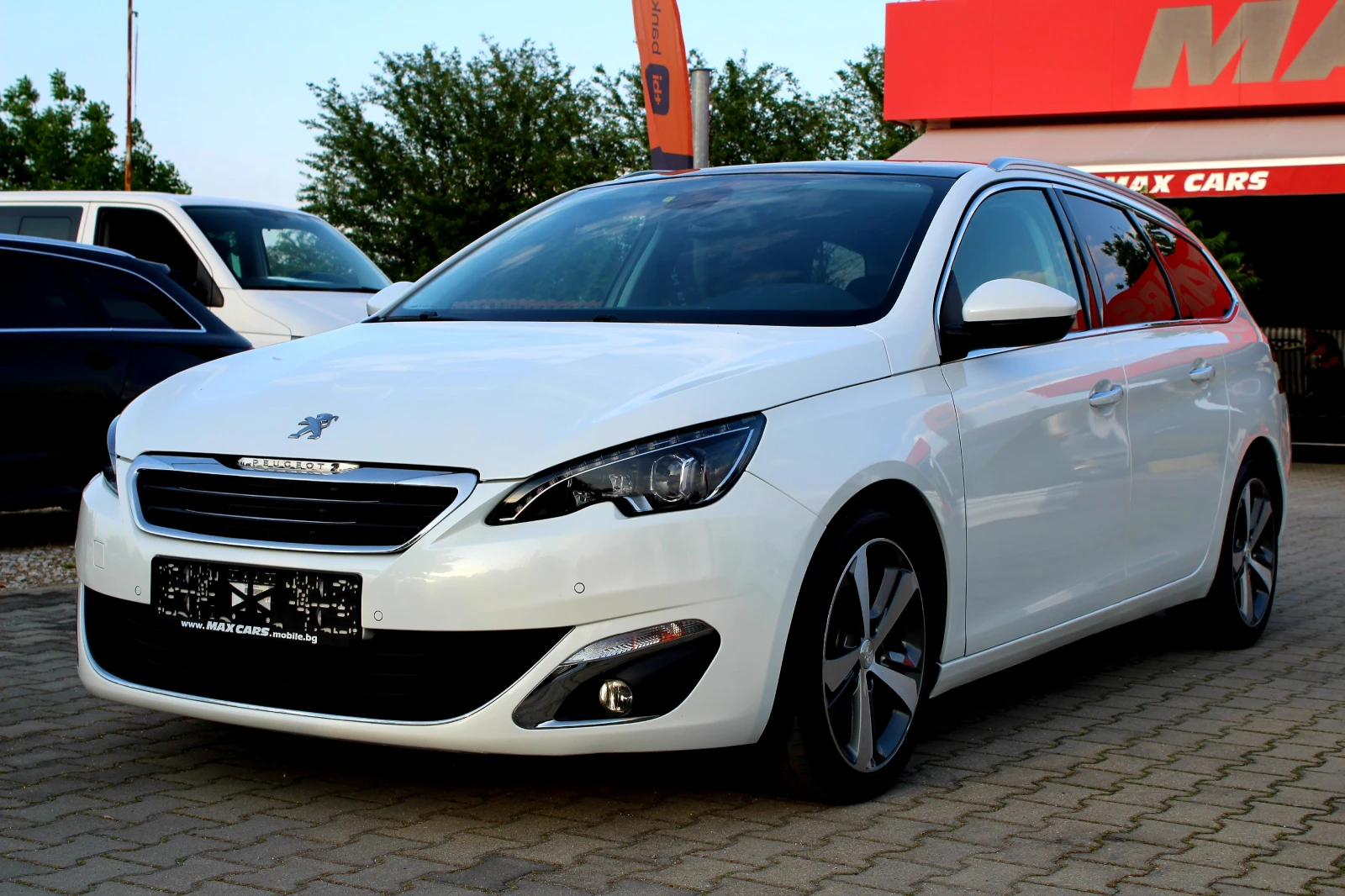 Peugeot 308 ALLURE 1.6 Blue-HDI/СОБСТВЕН ЛИЗИНГ
