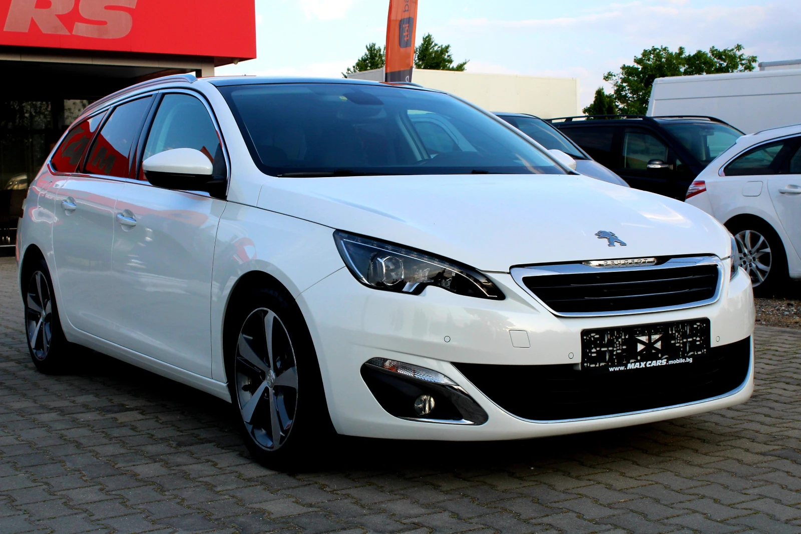 Peugeot 308 ALLURE 1.6 Blue-HDI/СОБСТВЕН ЛИЗИНГ, снимка 2 - Автомобили и джипове - 54512454