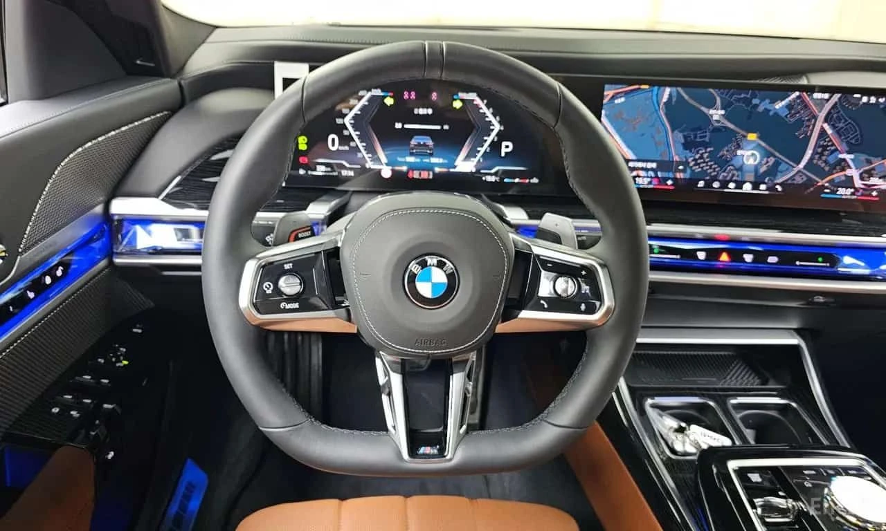 BMW 740 * xDrive M Sport * МАСАЖИ * ДВА КЛЮЧА * ТЕЛЕВИЗОР, снимка 14 - Автомобили и джипове - 55563426