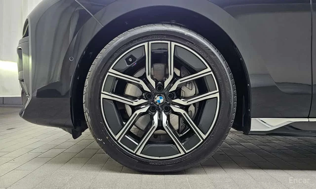 BMW 740 * xDrive M Sport * МАСАЖИ * ДВА КЛЮЧА * ТЕЛЕВИЗОР, снимка 5 - Автомобили и джипове - 55563426