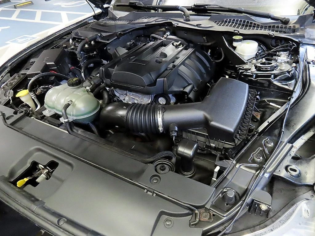Ford Mustang 5.0 * ОБДУХ * КАМЕРА * ЧЕРВЕН САЛОН, снимка 7 - Автомобили и джипове - 55846578