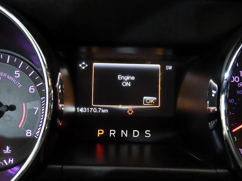 Ford Mustang 5.0 * ОБДУХ * КАМЕРА * ЧЕРВЕН САЛОН, снимка 13 - Автомобили и джипове - 55846578