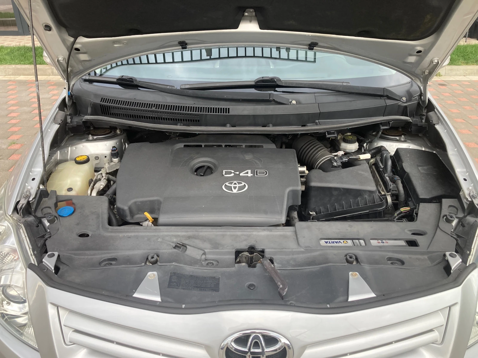 Toyota Auris 2.0 D4D Facelift, снимка 14 - Автомобили и джипове - 55930968