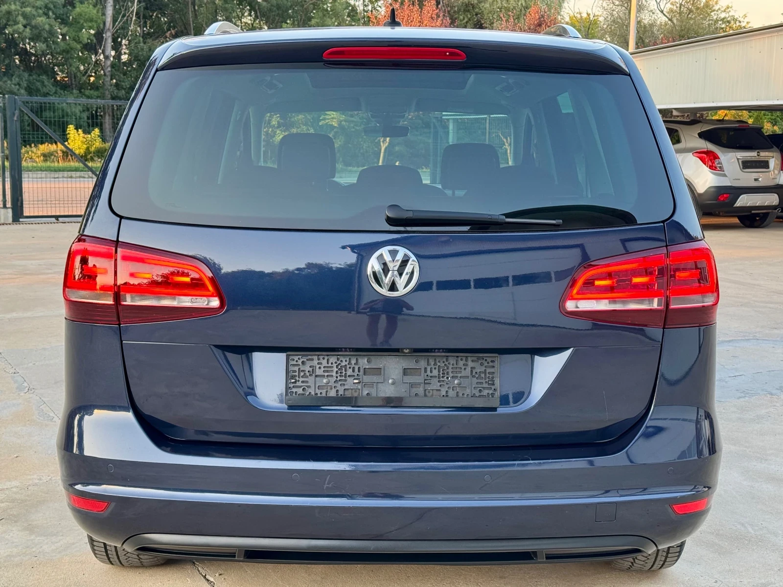 VW Sharan * FACE* 2.0* DSG-6* FULL* TOP* 2017* , снимка 6 - Автомобили и джипове - 56120440