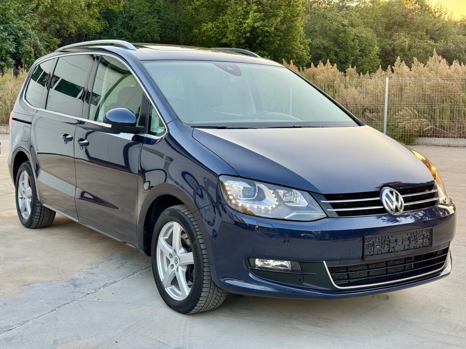 VW Sharan * FACE* 2.0* DSG-6* FULL* TOP* 2017* , снимка 3 - Автомобили и джипове - 56120440