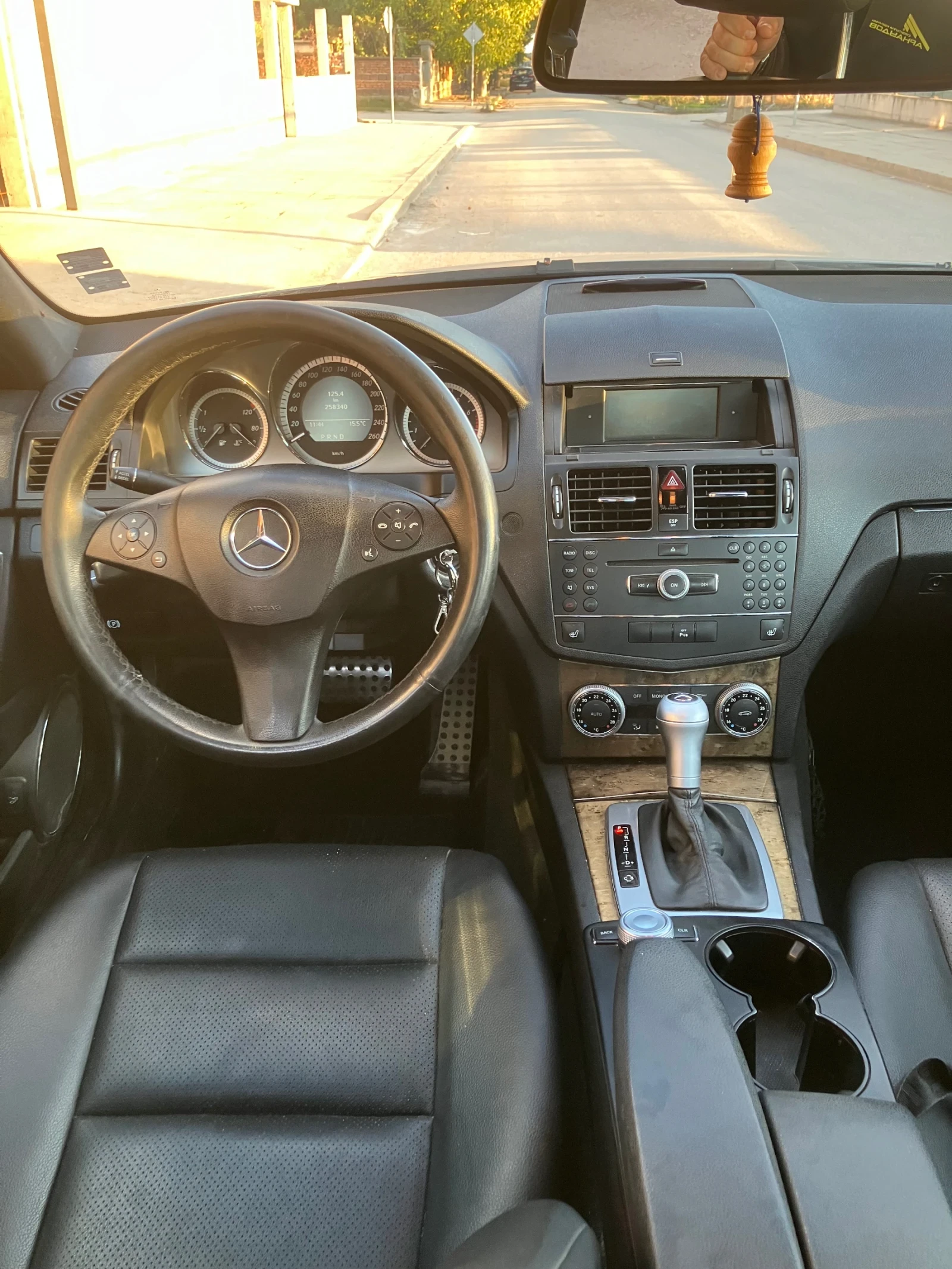 Mercedes-Benz C 300, снимка 9 - Автомобили и джипове - 56585892